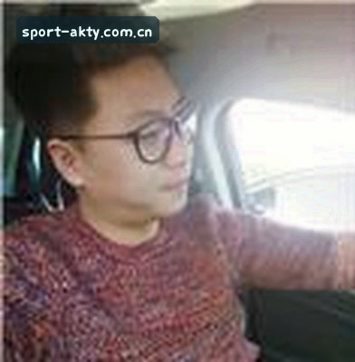 李伟